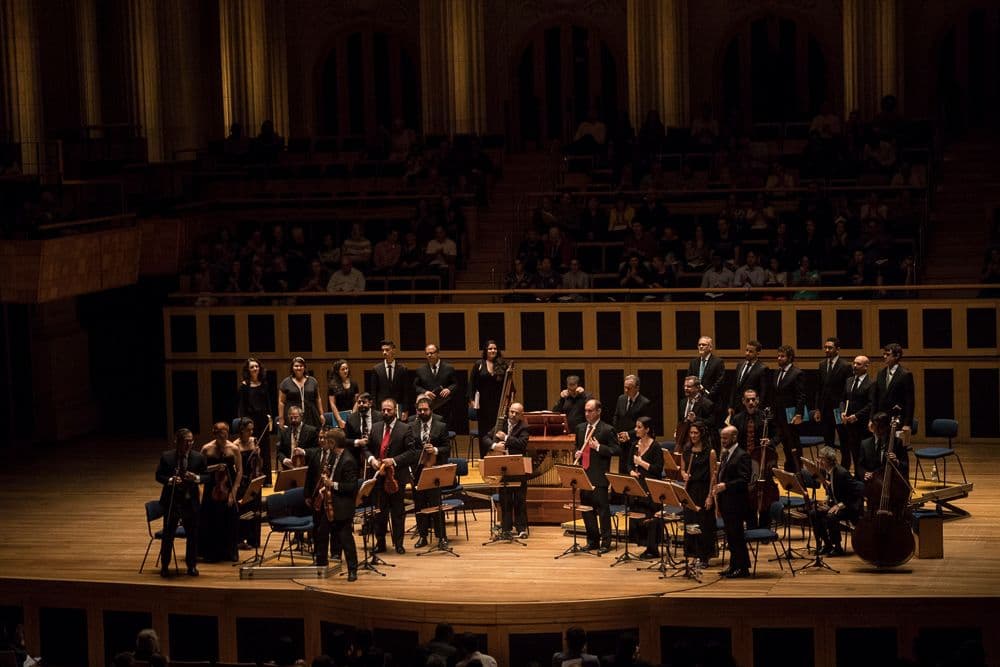 Os Músicos de Capella e Luís Otávio Santos